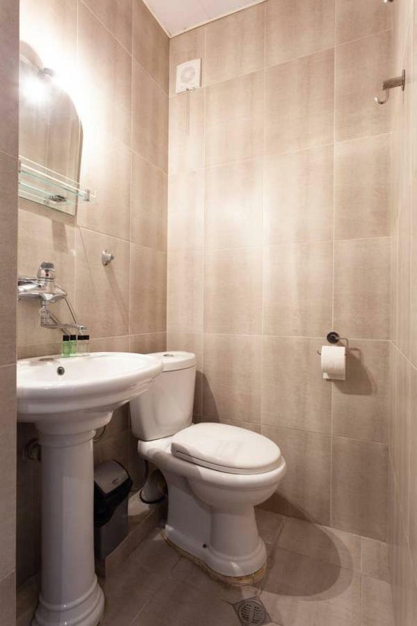 Wehost Apartment On A Colorful Street Тбилиси Екстериор снимка