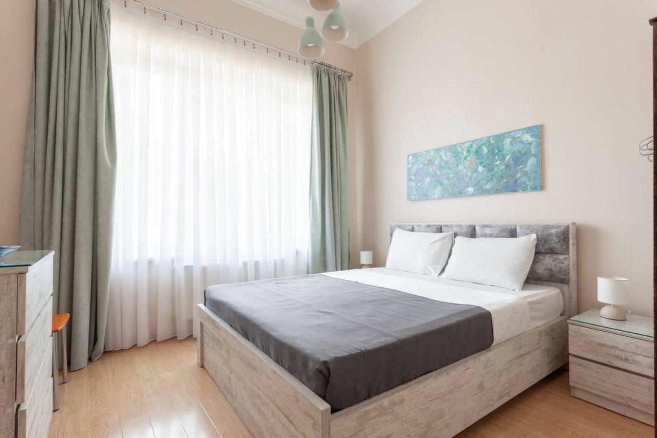 Wehost Apartment On A Colorful Street Тбилиси Екстериор снимка